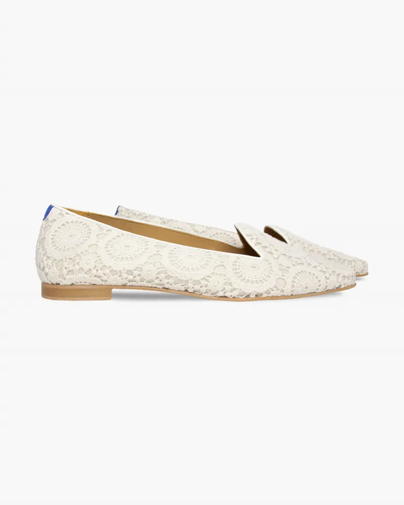 White Lace pointy slippers