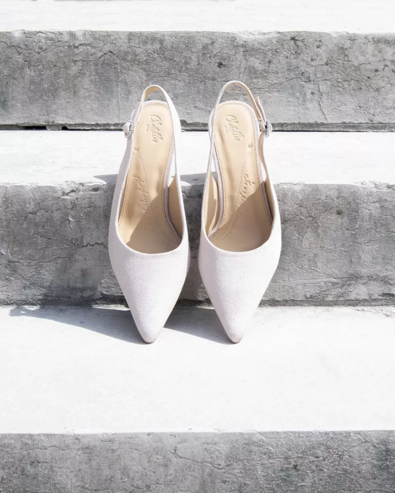 Stiletto en daim nude