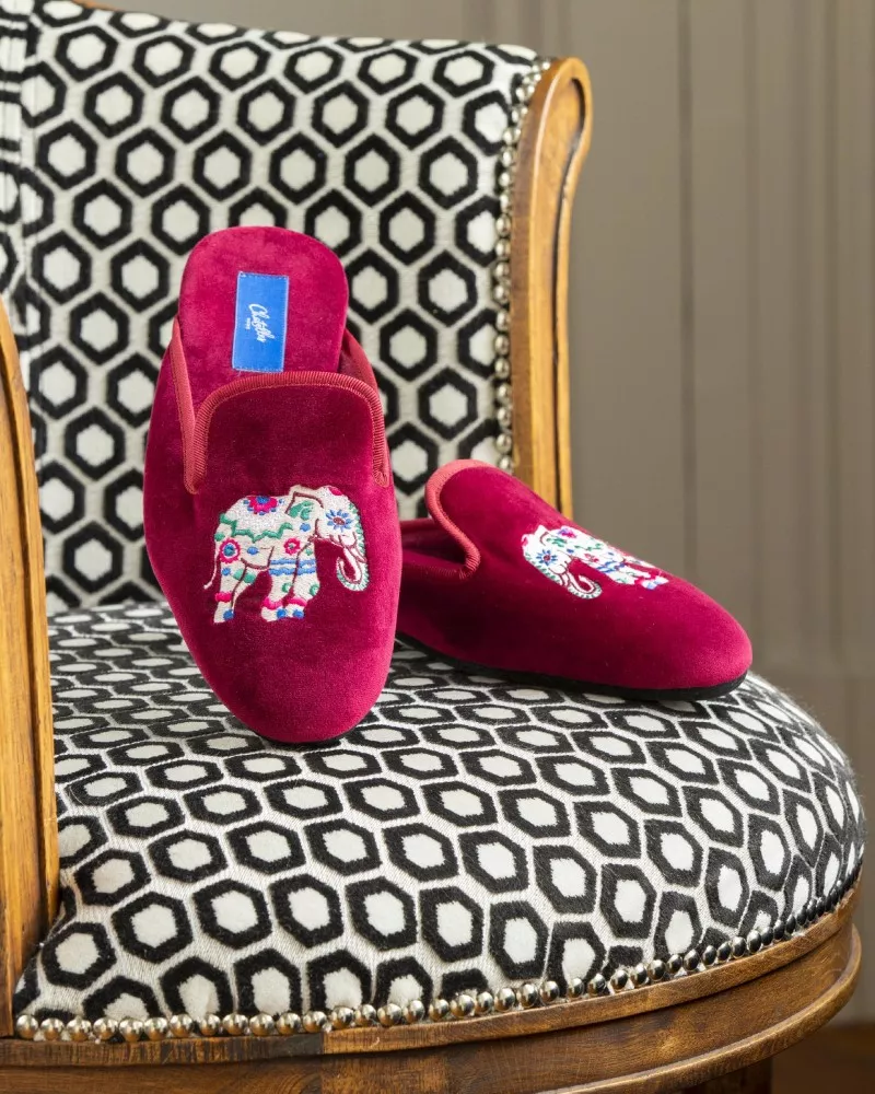 Indoor mule slippers in burgundy velvet