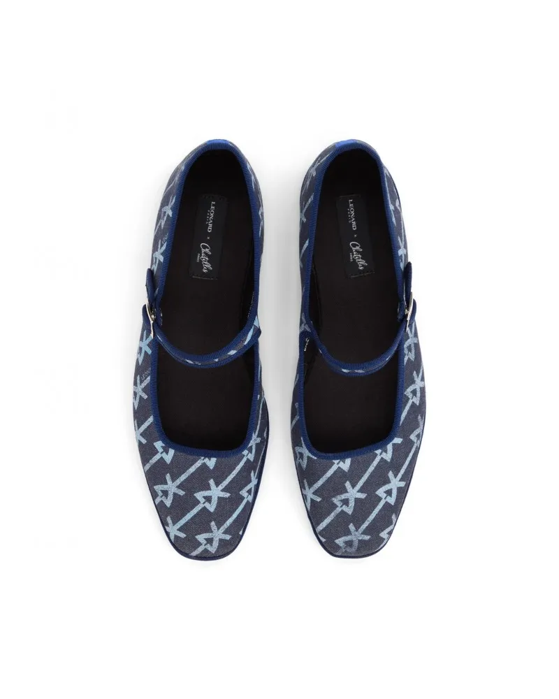 For Summer 2026, Chatelles teams up with the house of LEONARD to reinvent the iconic furlane in a Mary Jane version. Handcrafted in Italy, these ultra-light slippers combine Chatelles’ signature comfort with LEONARD’s emblematic prints. A joyful, sophisticated elegance to wear from everyday moments to summer evenings, blending Venetian art de vivre with Parisian chic.