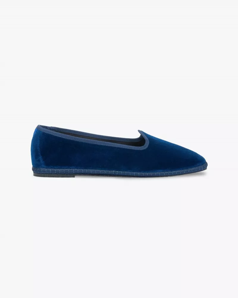 Navy blue velvet and trimming
Made by hand in Italy (Venice/Friuli)