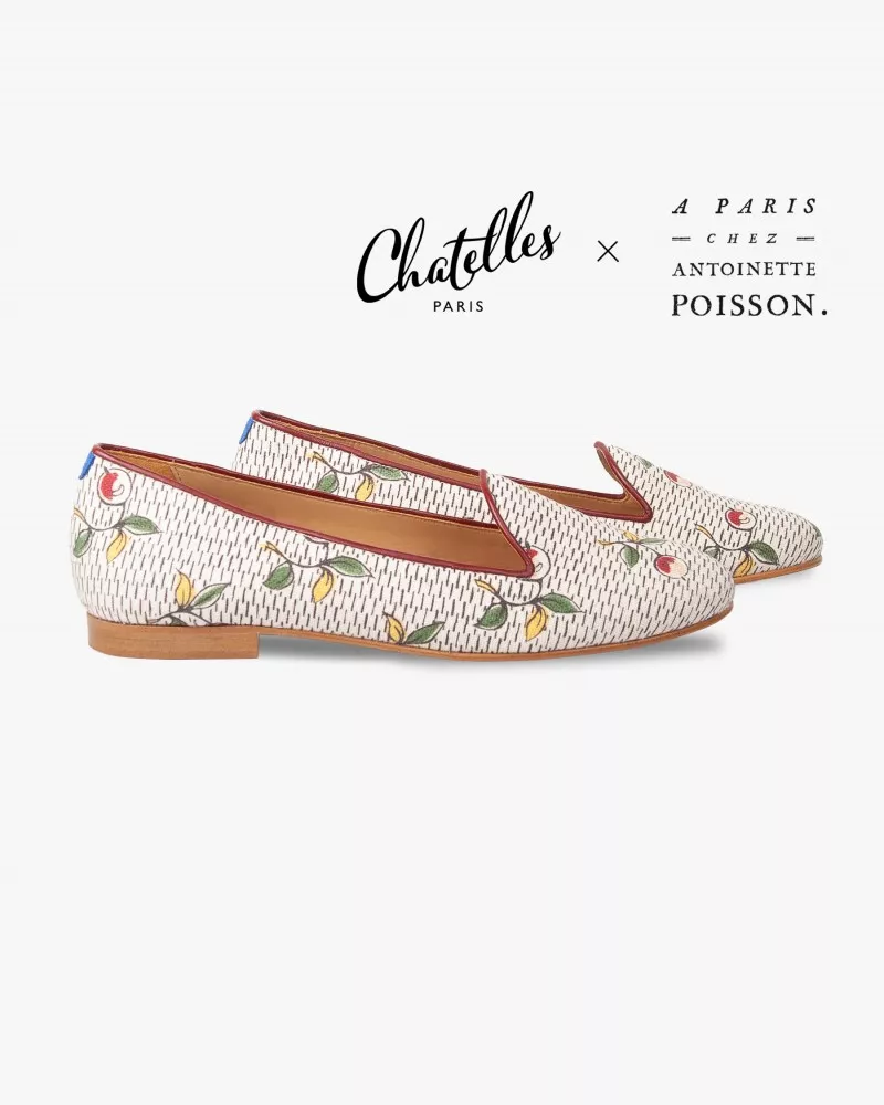 Cream White canvas slippers with berry patterns