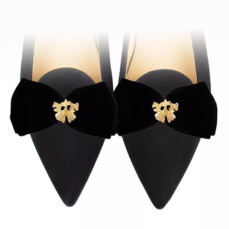 Oversize velvet bow with a golden leaf