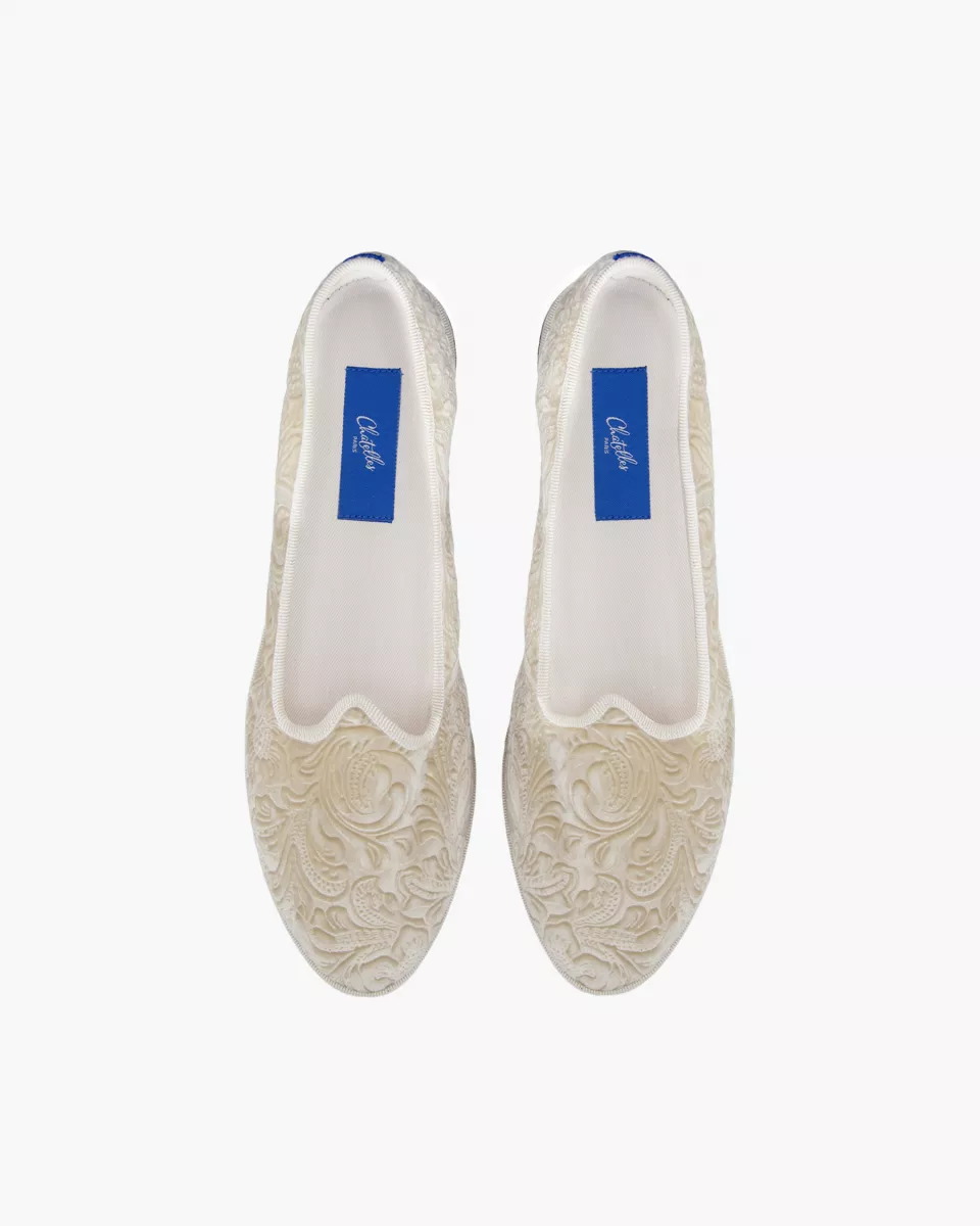 Furlanes in cream velvet with floral arabesque pattern
entirely made by hand in Italy (Venice/Friuli)