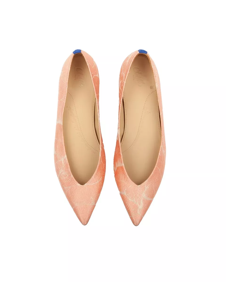 Pointy coral textile shoes with embossed golden edges