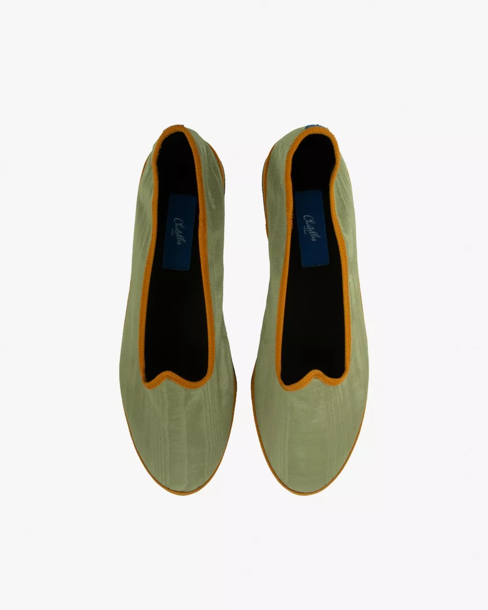 Mary Janes in Green Olive moire with Orange trim
entirely made by hand in Italy (Venice/Friuli)