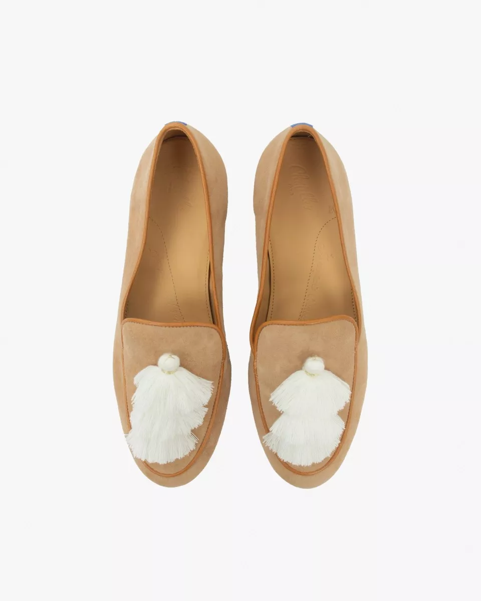 Mocassins in Camel Suede with a triple pompons white