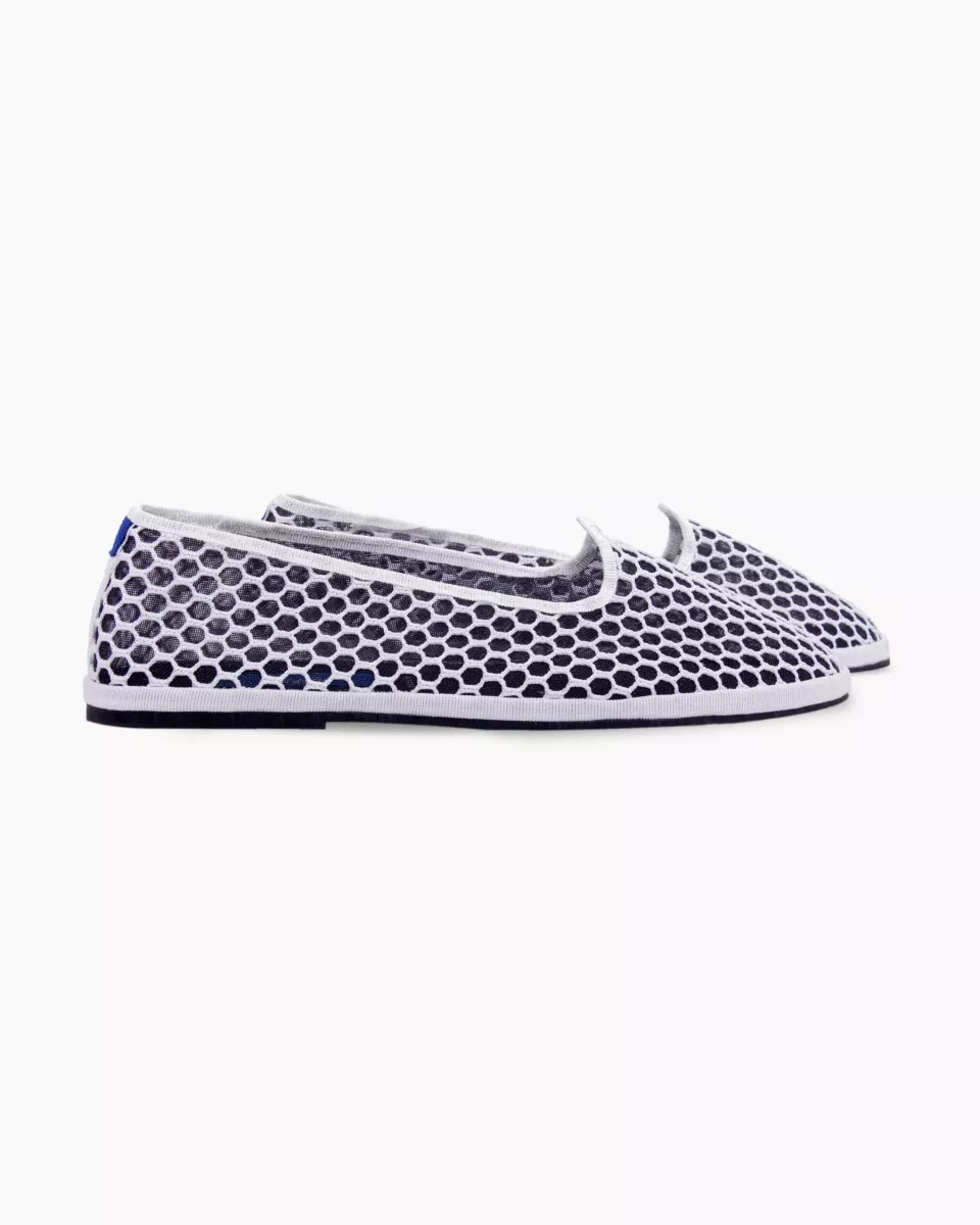 Furlanes in White mesh with a honeycomb pattern
entirely made by hand in Italy (Venice/Friuli)