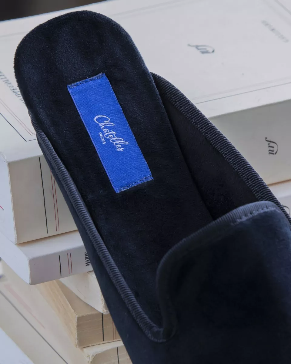 Indoor mule slippers in black velvet