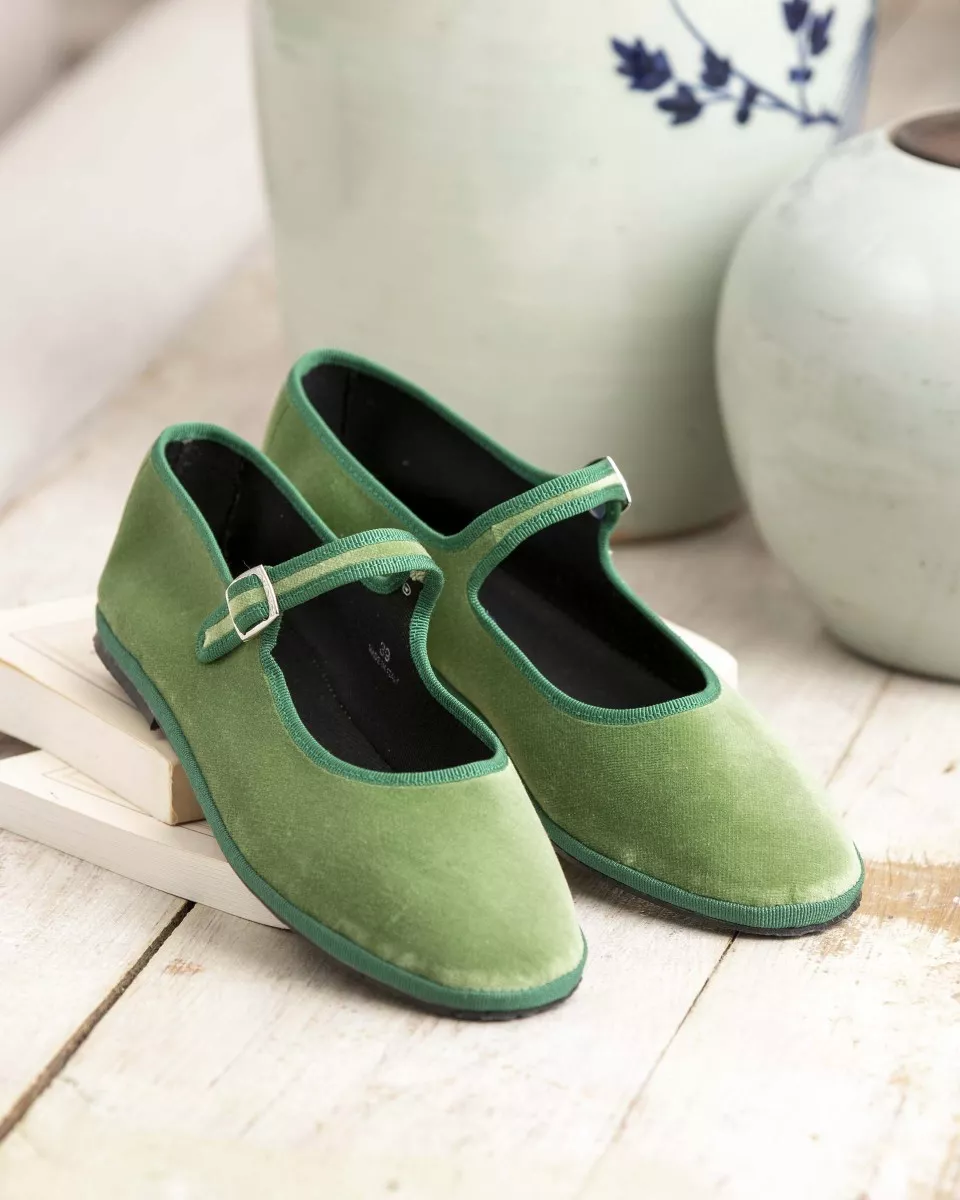Mary Jane Furlanes in sage green velvet
<br />Entirely made by hand in Italy (Venice/Friuli)