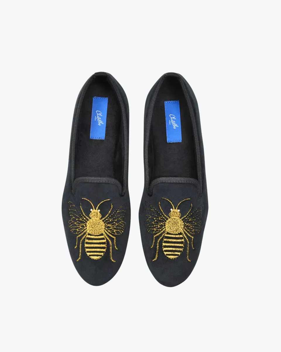 Indoor slippers in black velvet with embroidered gold thread beetle