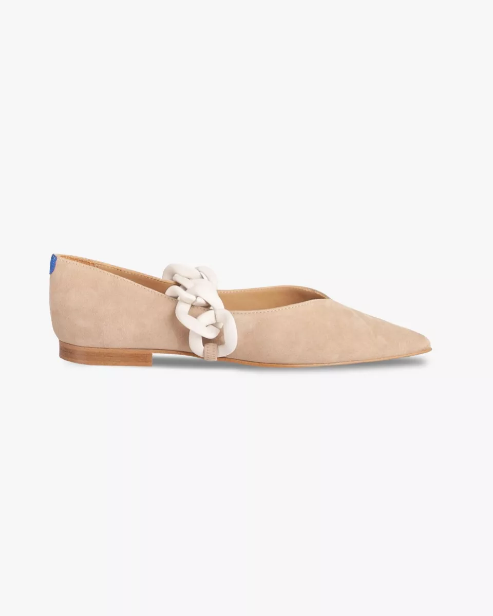 Sand suede pointy slippers with sand chain