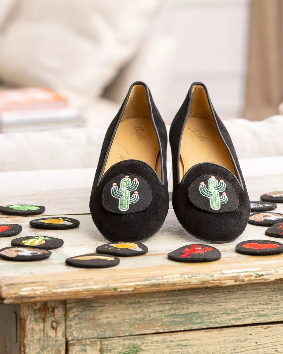 Black suede slippers with 3 interchangeable patchs of your choice