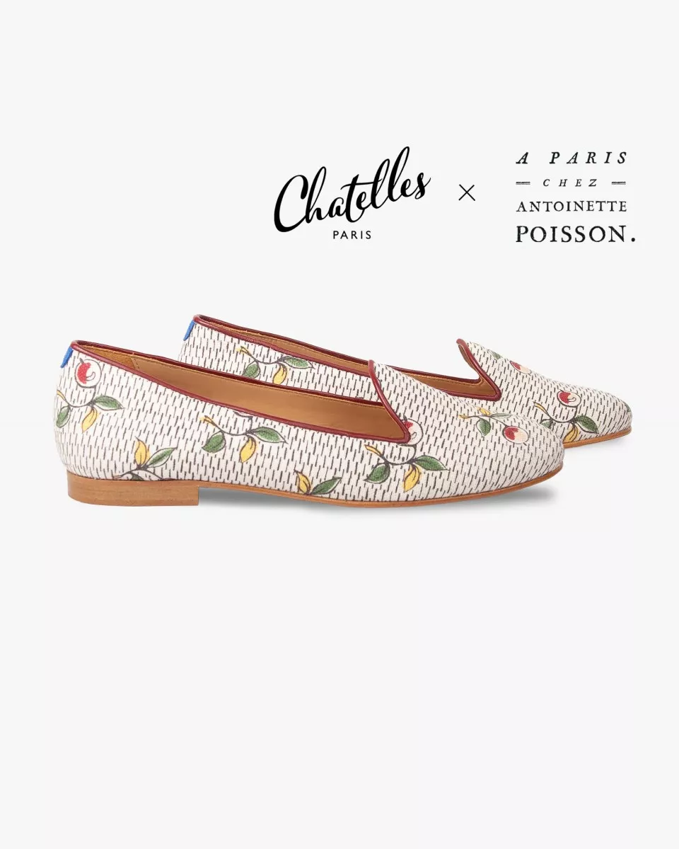 Cream White canvas slippers with berry patterns