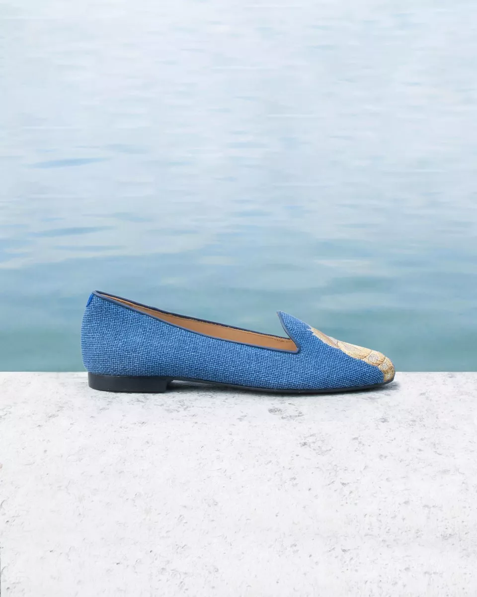 Embroidered shell blue canvas slippers