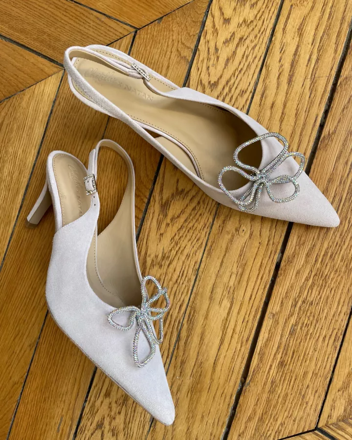 Pale Pink suede stilettos adorned by Inés de Cominges, including one pair of jewel accessories of your choice.