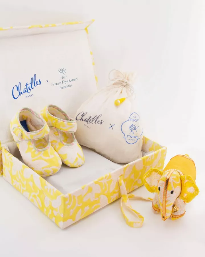 Baby slippers made in Jaipur by the Princess Diya Kumari Foundation
Size for newborns from 0 to 4 months.