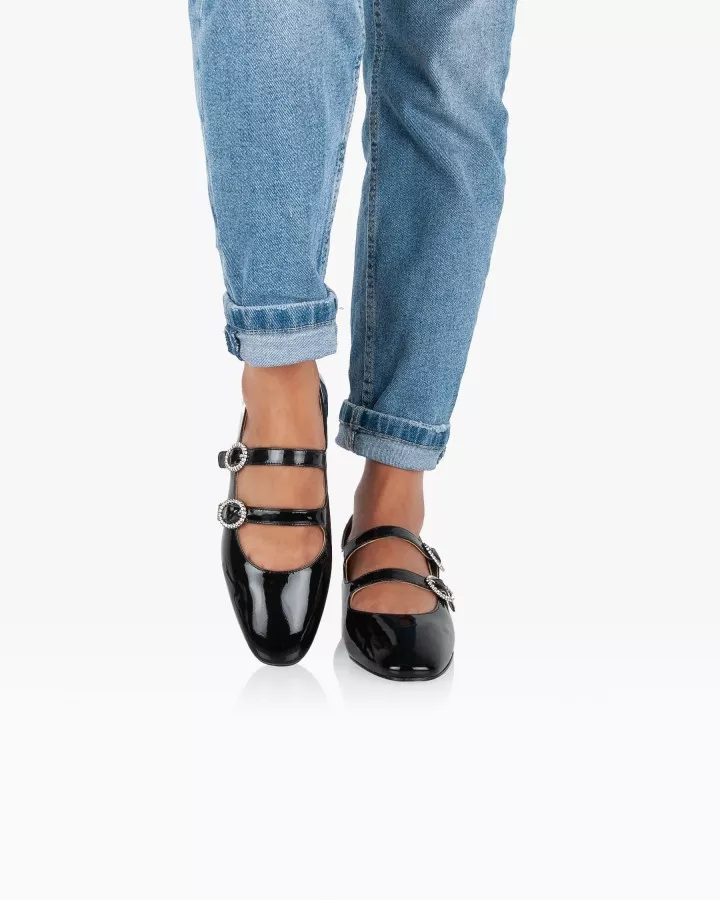 Black varnished leather Babies