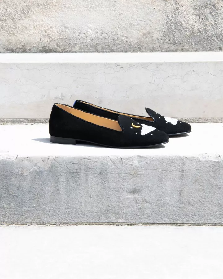 Black suede slippers with 3D cloud embroideries