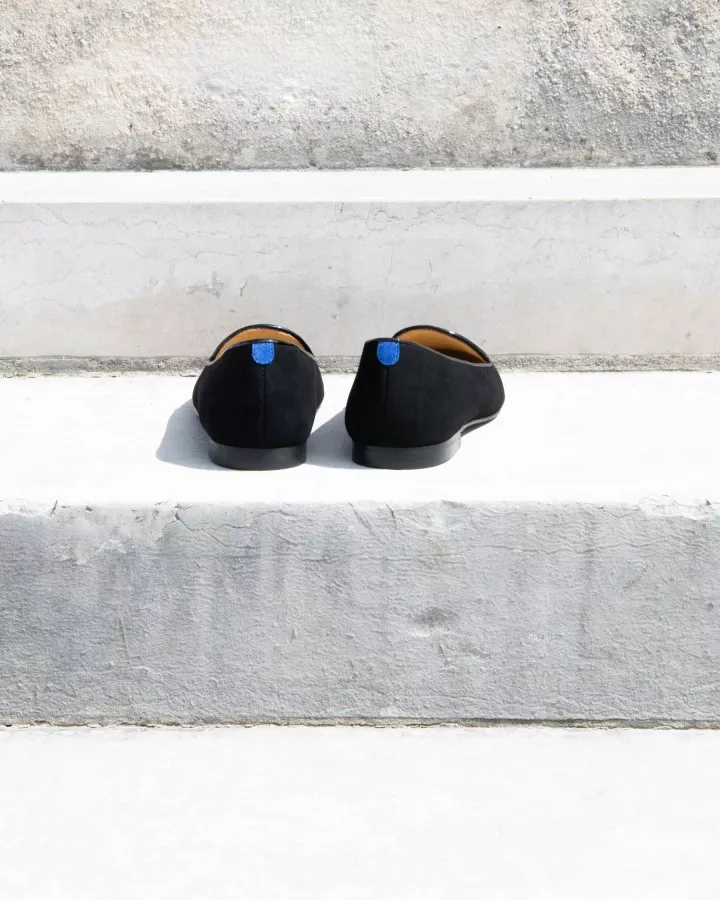 Black suede slippers with 3D cloud embroideries