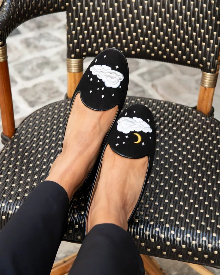 Black suede slippers with 3D cloud embroideries
