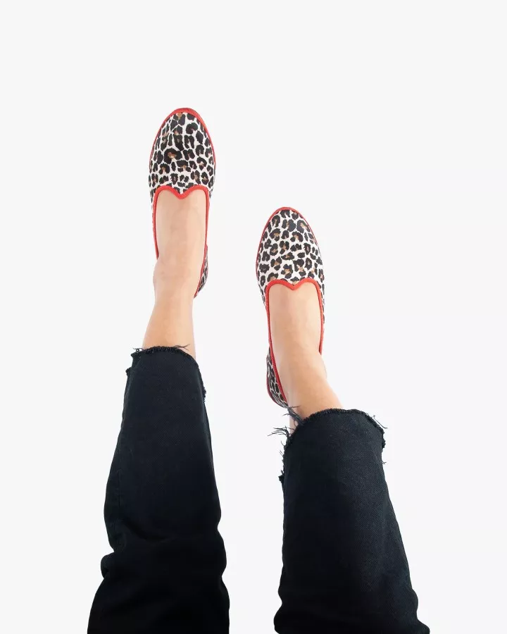 Furlanes in leopard print with red trim
entirely made by hand in Italy (Venice/Friuli)