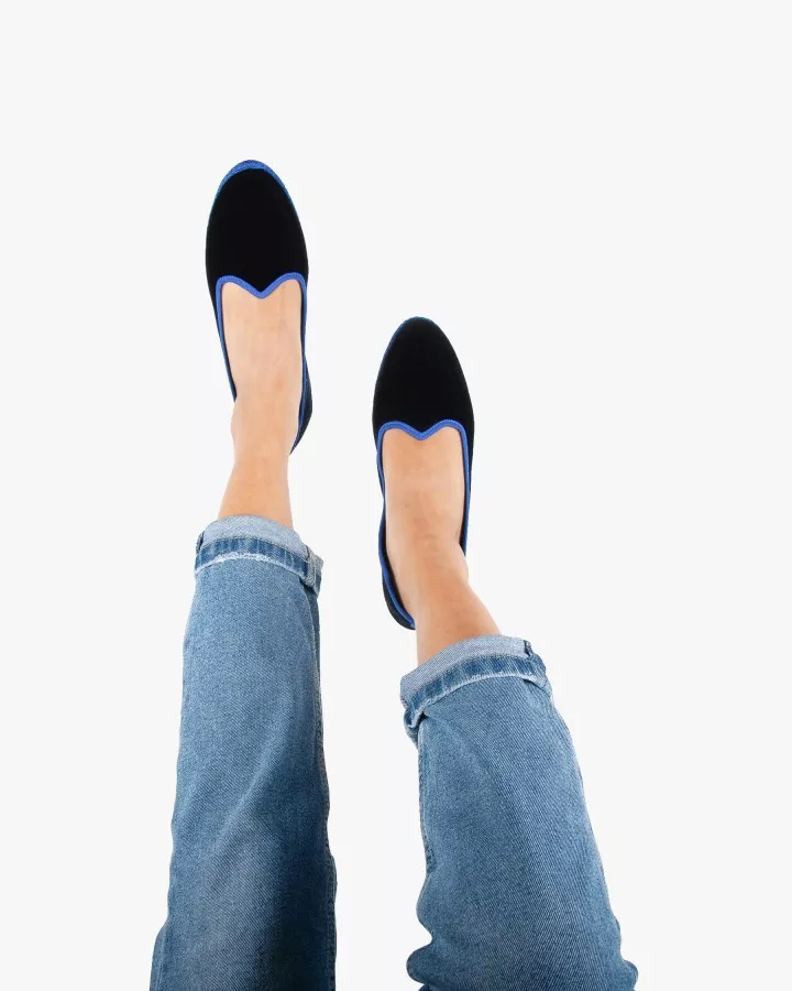 Black velvet and Klein blue trimming
made by hand in Italy (Venice/Friuli)