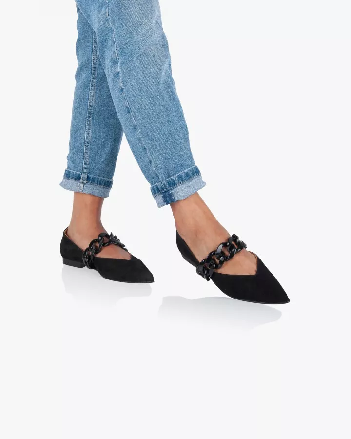 Black suede pointy slippers with black chain