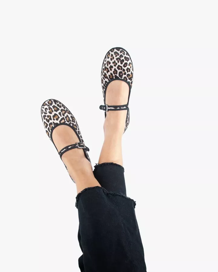 Furlanes Mary Janes in leopard print with black trim
entirely made by hand in Italy (Venice/Friuli)