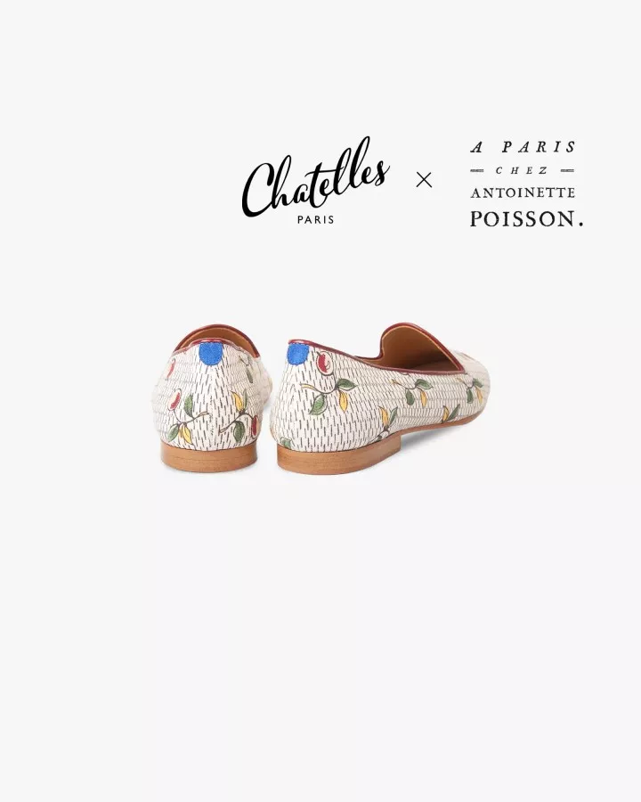 Cream White canvas slippers with berry patterns