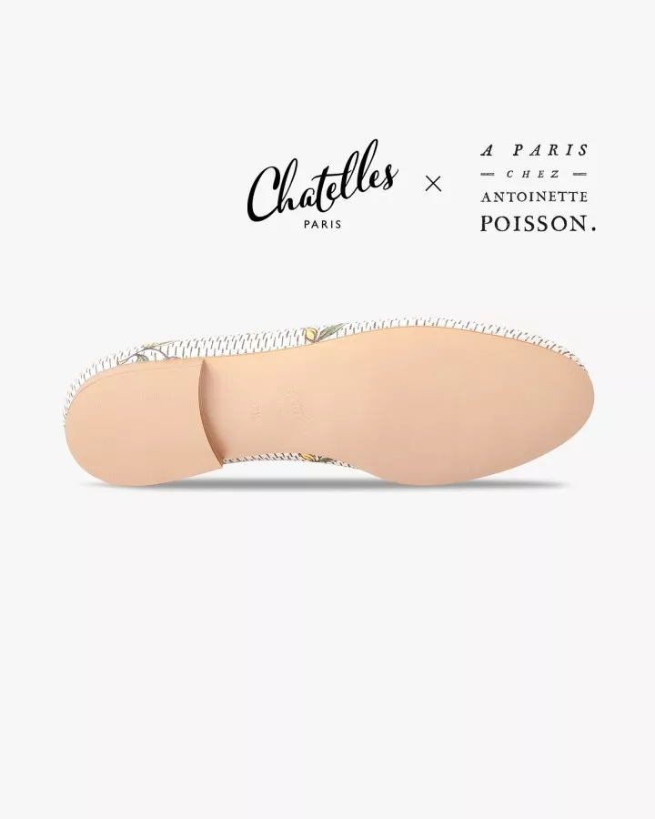 Cream White canvas slippers with berry patterns