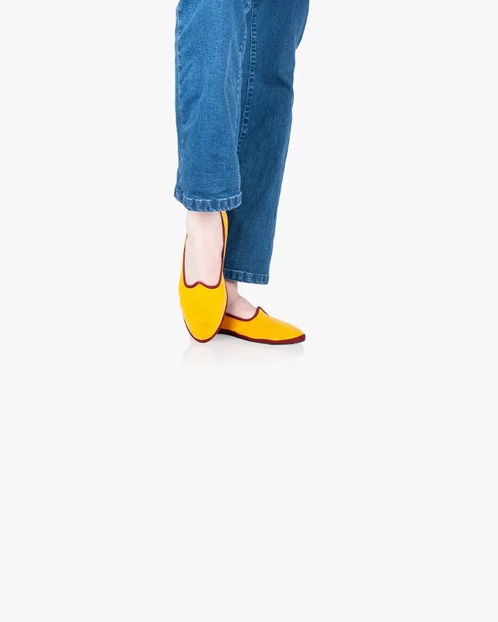 Honey velvet and burgundy trimming
made by hand in Italy (Venice/Friuli)