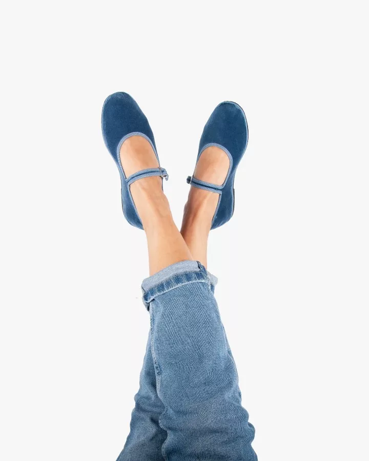 Mary Janes Furlanes in dark blue velvet
entirely made by hand in Italy (Venice/Friuli)