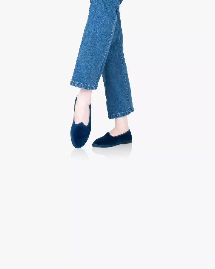 Navy blue velvet and trimming
made by hand in Italy (Venice/Friuli)