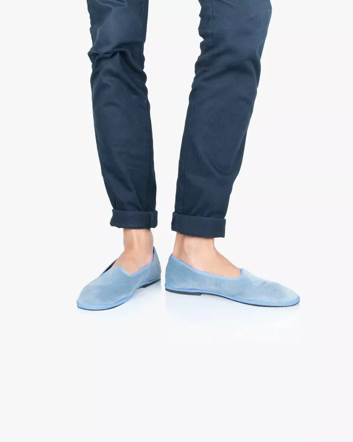 Light blue velvet
entirely made by hand in Italy (Venice/Friuli)