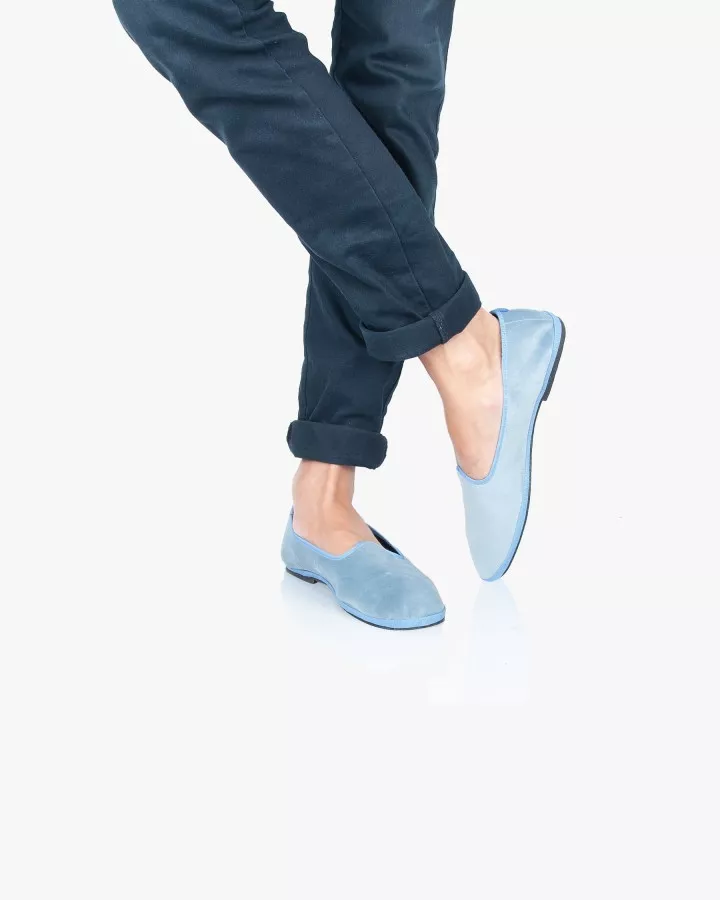 Light blue velvet
entirely made by hand in Italy (Venice/Friuli)