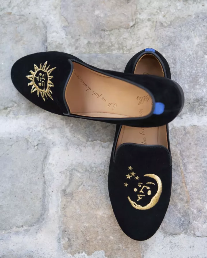 Black suede slippers with gold embroideries