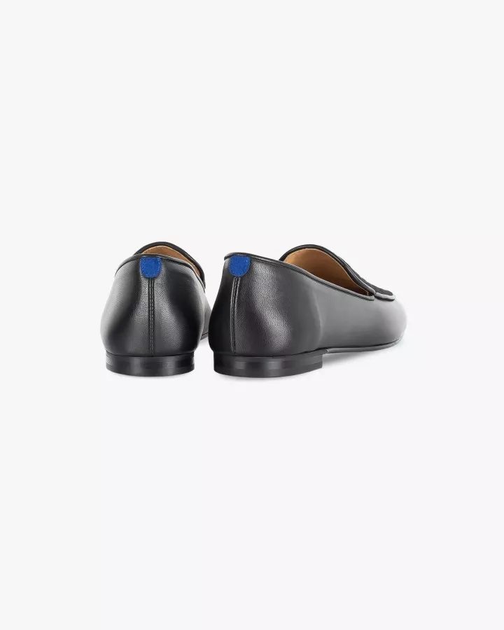 Midnight black leather mocassins with fur effect