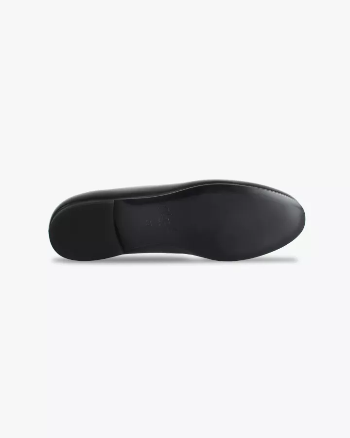 Midnight black leather mocassins with fur effect