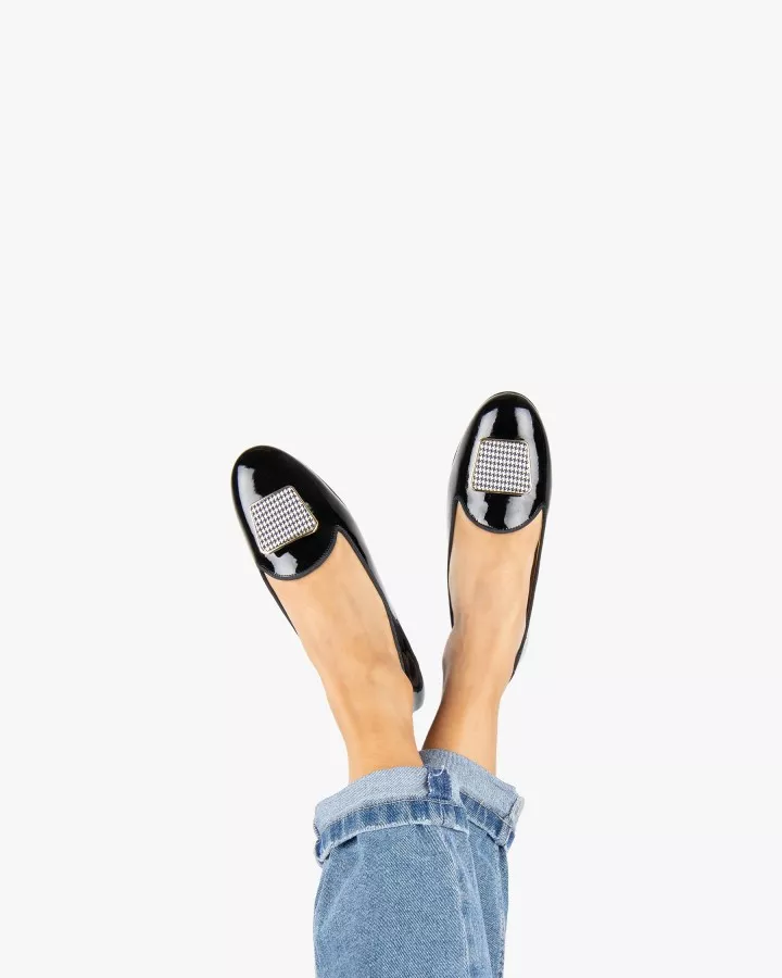 Varnished leather slippers with 3 interchangeables accessories