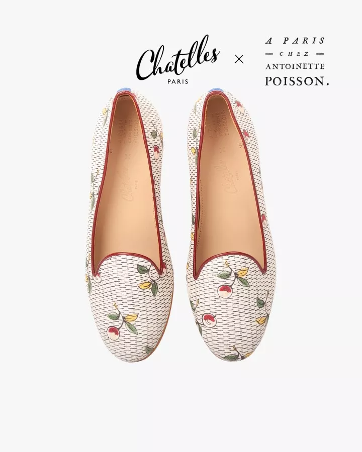 Cream White canvas slippers with berry patterns