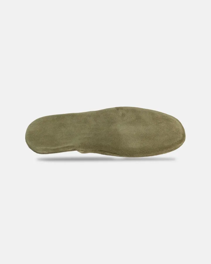 Indoor slippers in Kaki Daim with case