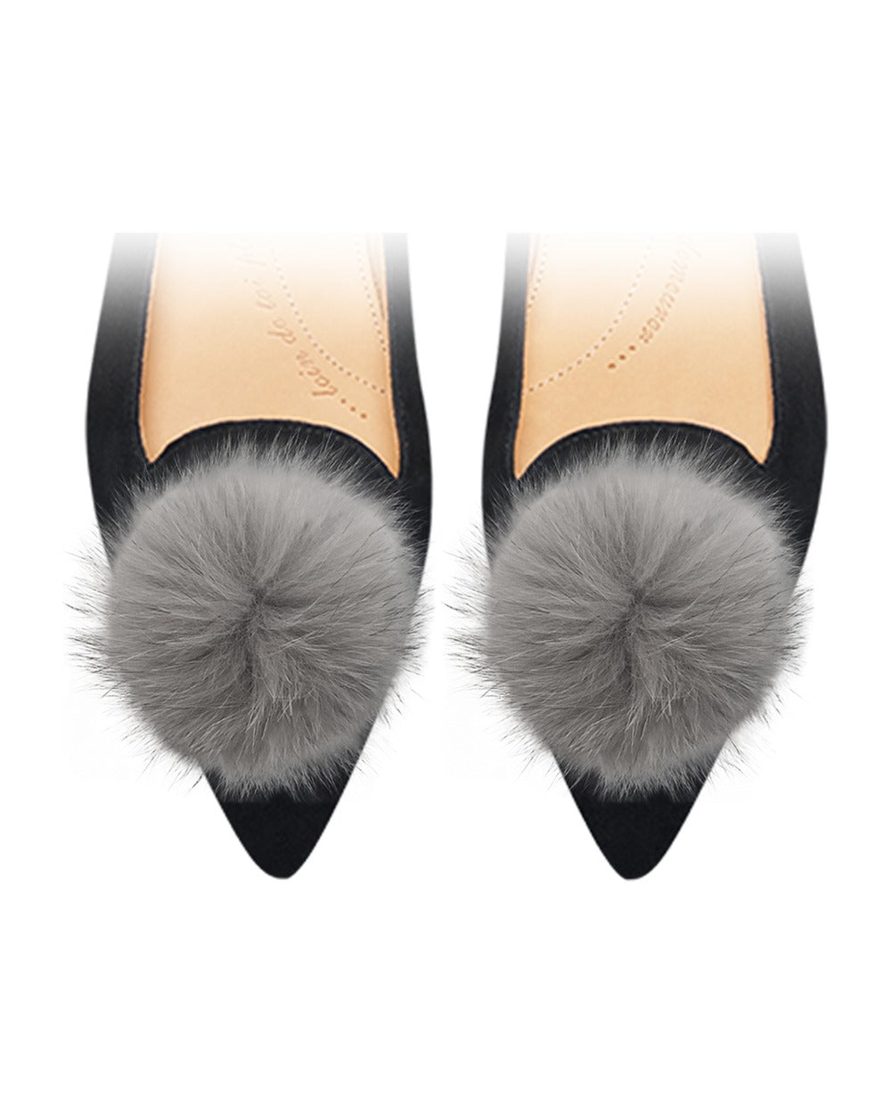 Pompons Grey sur chaussure